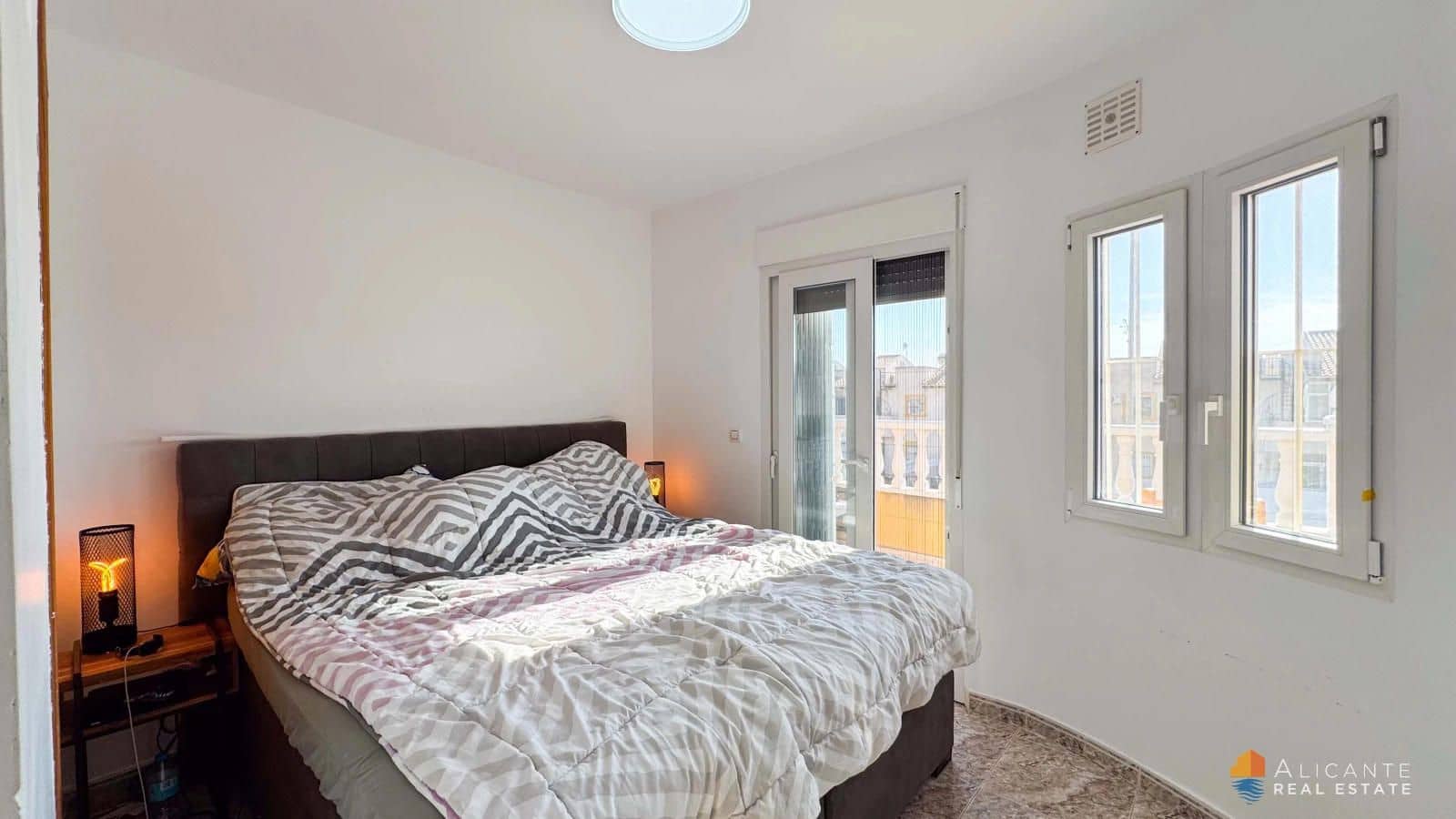 2 Zimmer Haus zu verkaufen in La Zenia mit Pool Garage - 219.900 € (Ref: 9671175)