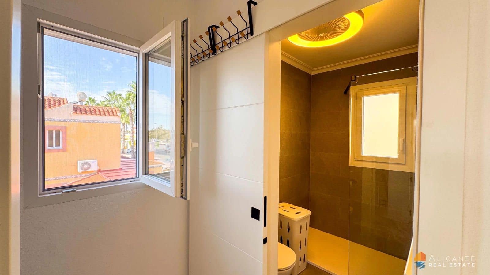 2 Zimmer Haus zu verkaufen in La Zenia mit Pool Garage - 219.900 € (Ref: 9671175)