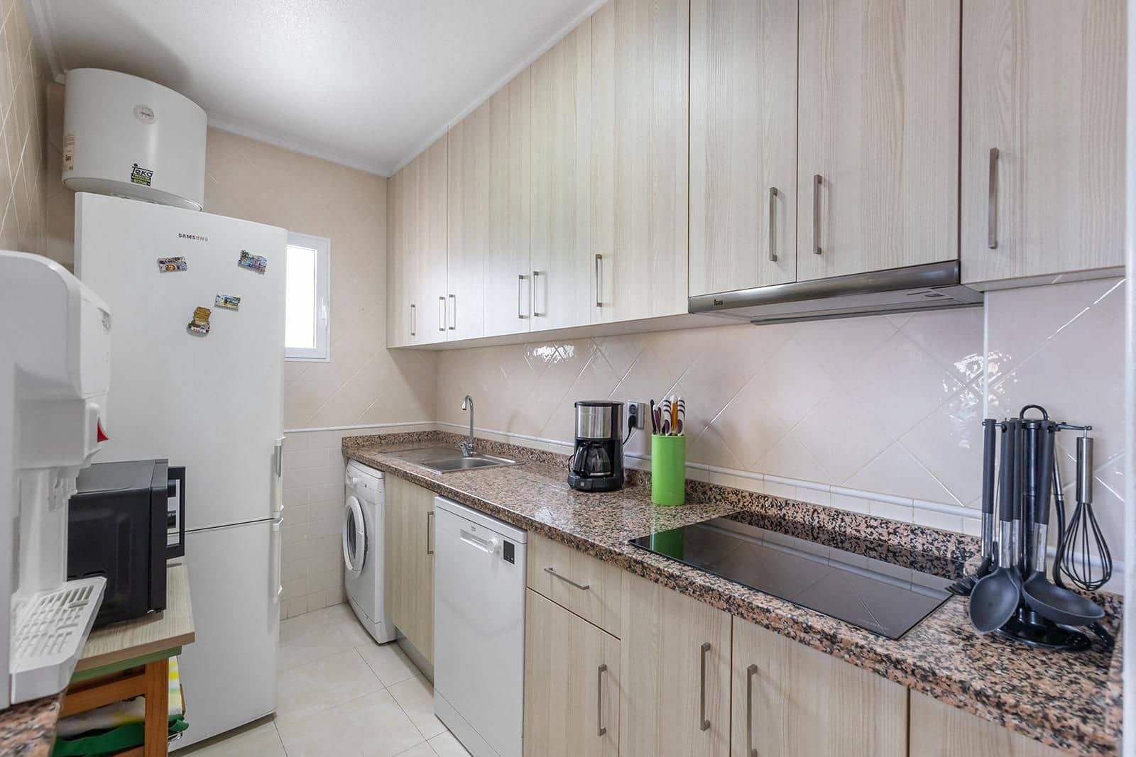 2 bedroom Flat for sale in Torrevieja with pool - € 139,900 (Ref: 9671181)