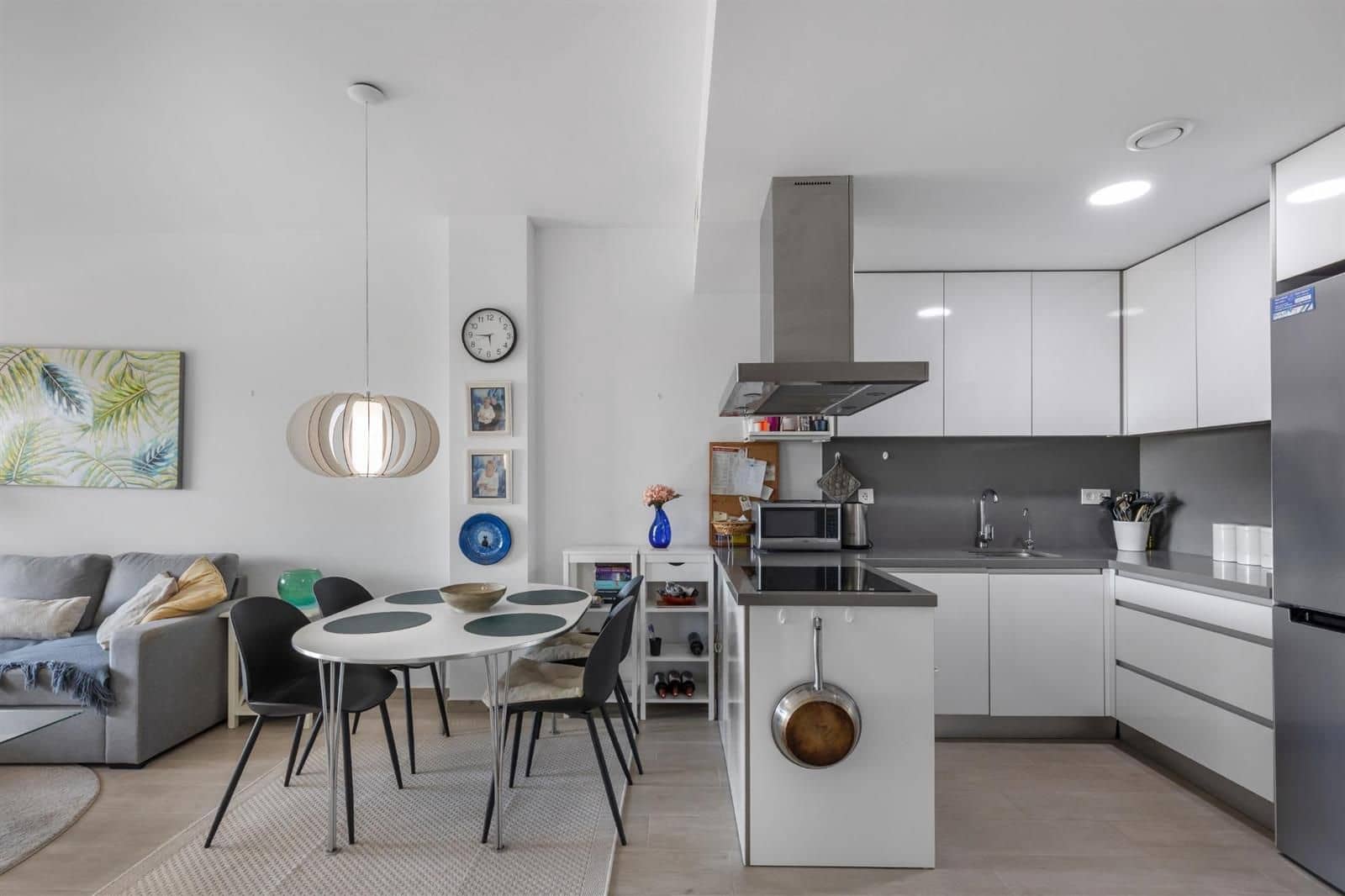 3 bedroom Flat for sale in Torrevieja with pool garage - € 299,900 (Ref: 9671182)