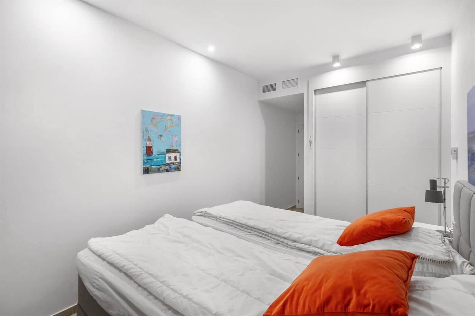 3 bedroom Flat for sale in Torrevieja with pool garage - € 299,900 (Ref: 9671182)