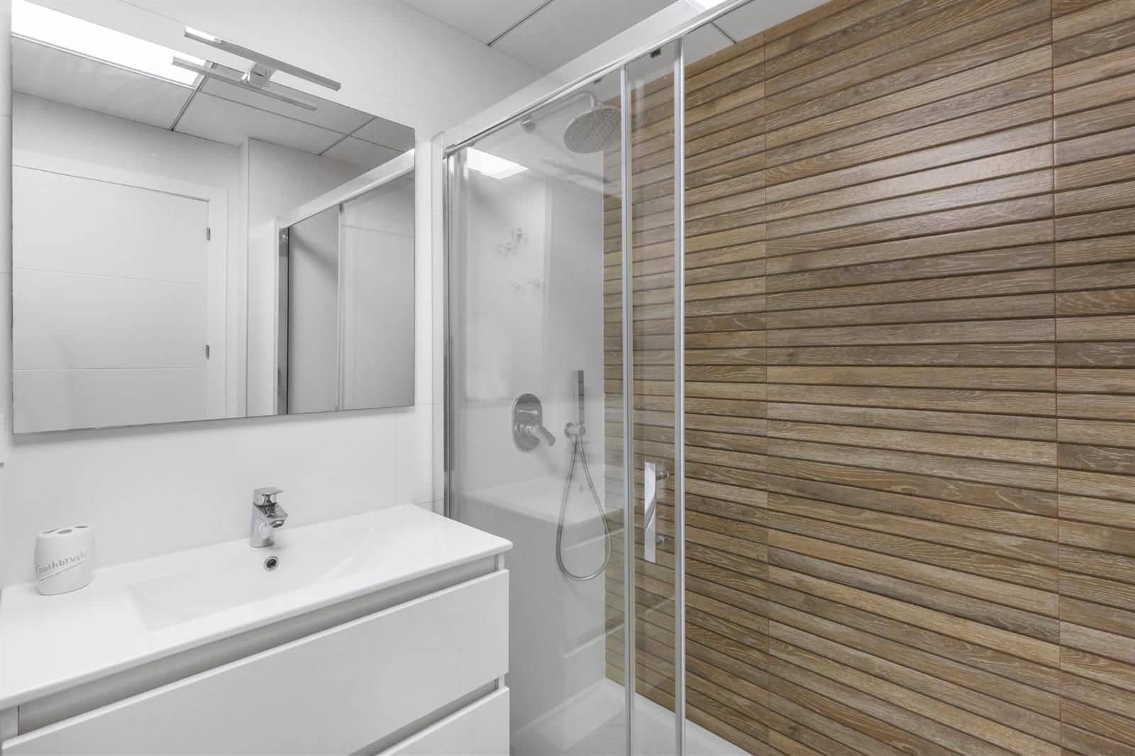 3 bedroom Flat for sale in Torrevieja with pool garage - € 299,900 (Ref: 9671182)