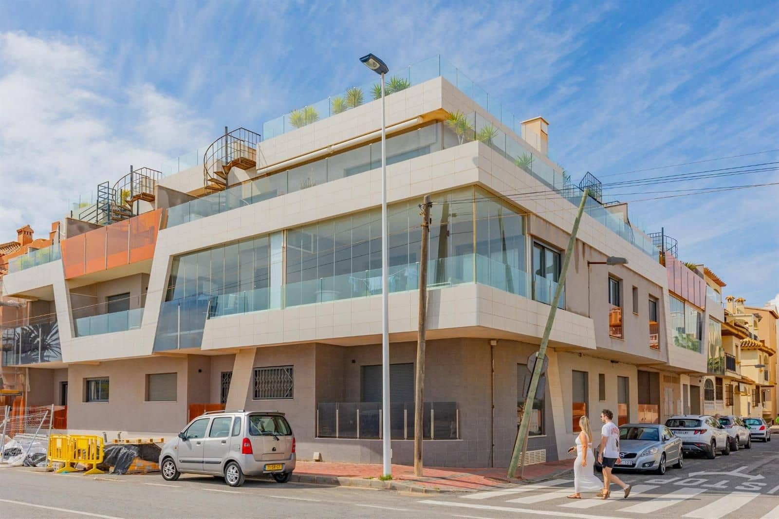 3 bedroom Flat for sale in Torrevieja with pool garage - € 299,900 (Ref: 9671182)