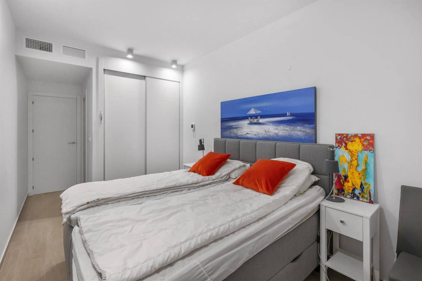 3 bedroom Flat for sale in Torrevieja with pool garage - € 299,900 (Ref: 9671182)