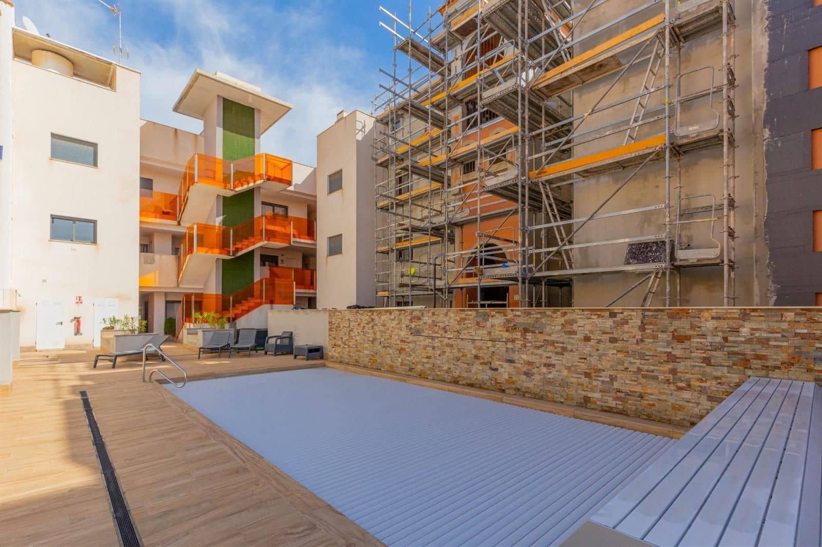 3 bedroom Flat for sale in Torrevieja with pool garage - € 299,900 (Ref: 9671182)