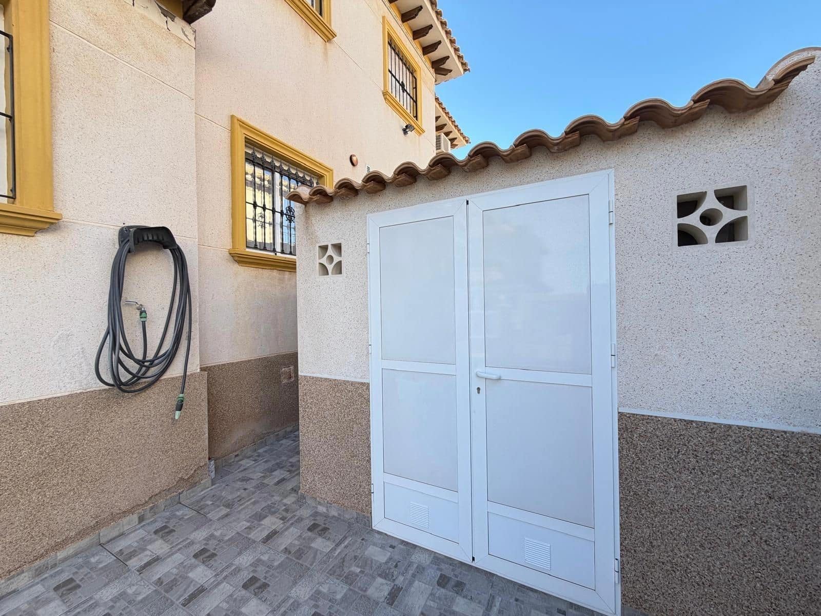 Villa/Maison à vendre à La Zenia avec piscine - 225 000 € (Ref: 9672073)