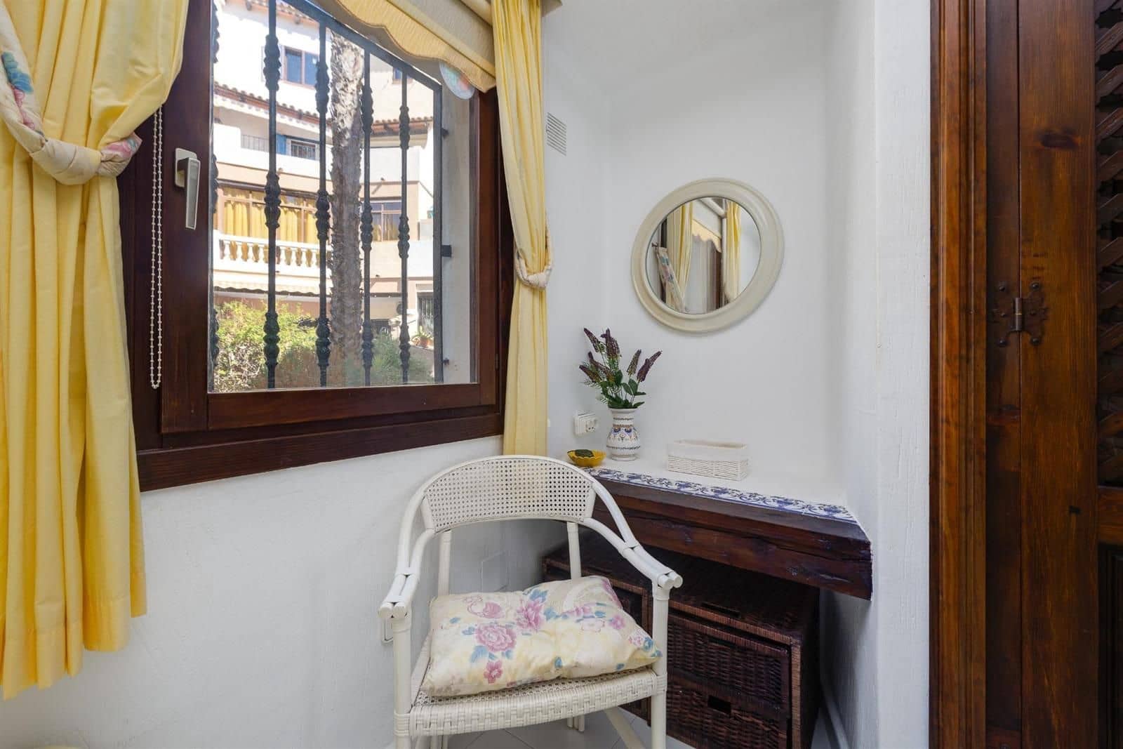 2 slaapkamer Flat te koop in Torrevieja met zwembad garage - € 310.000 (Ref: 9674797)