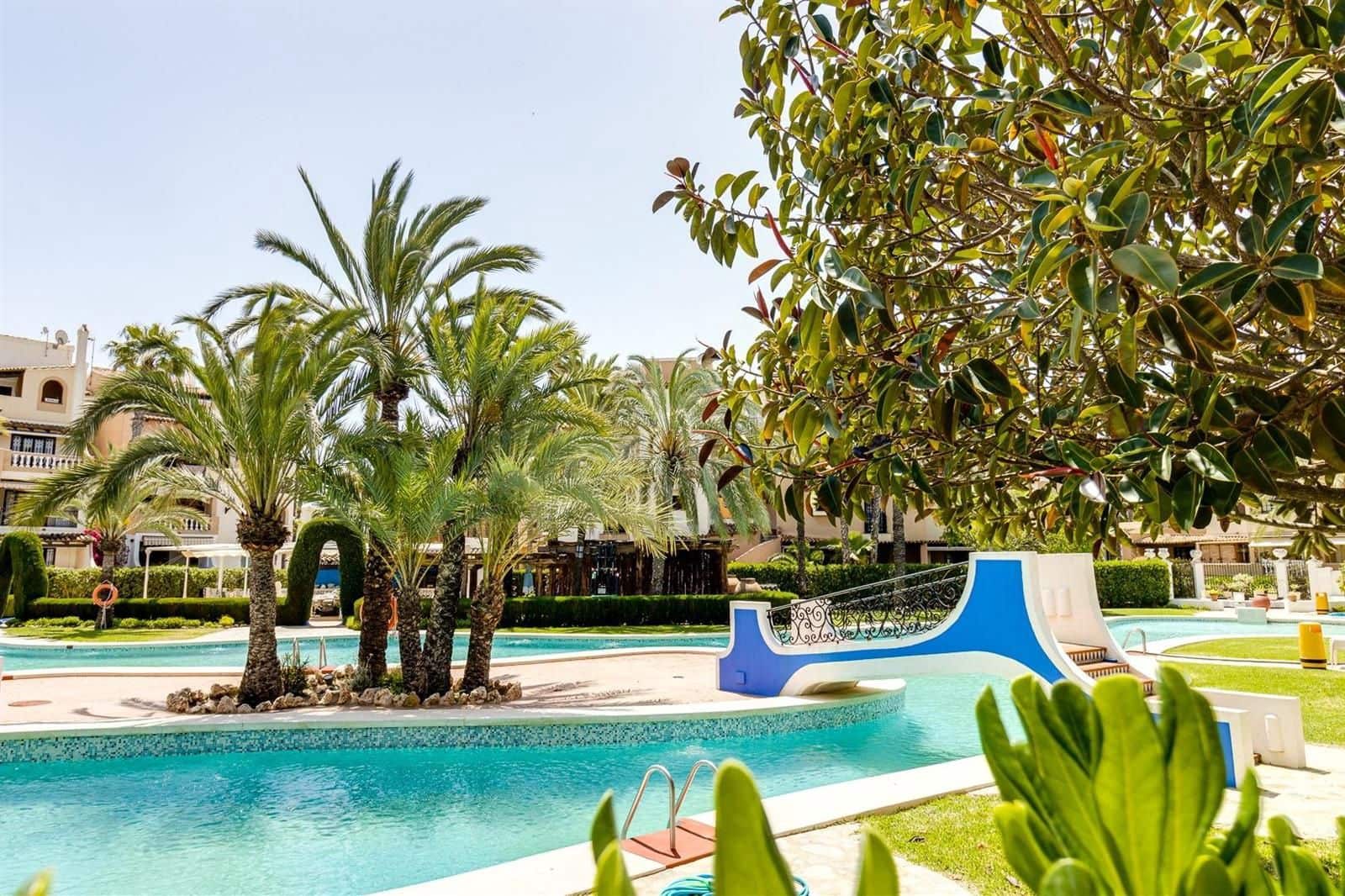 2 slaapkamer Flat te koop in Torrevieja met zwembad garage - € 310.000 (Ref: 9674797)