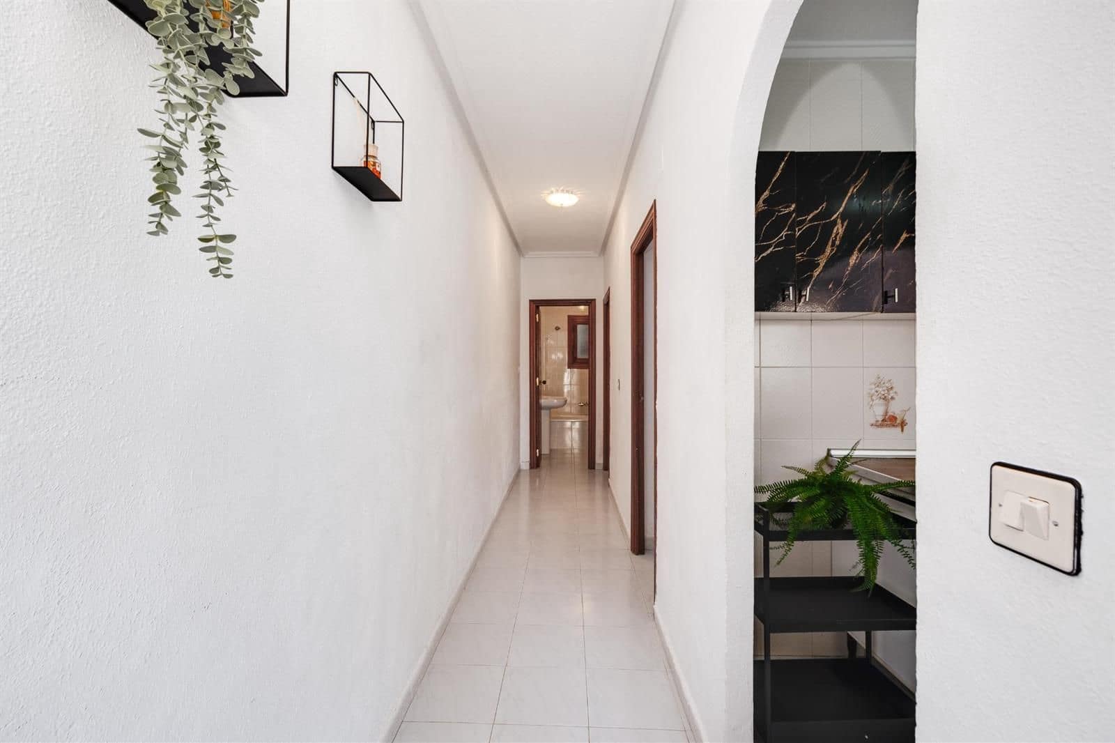 4 Zimmer Villa zu verkaufen in Torrevieja mit Garage - 197.000 € (Ref: 9693998)