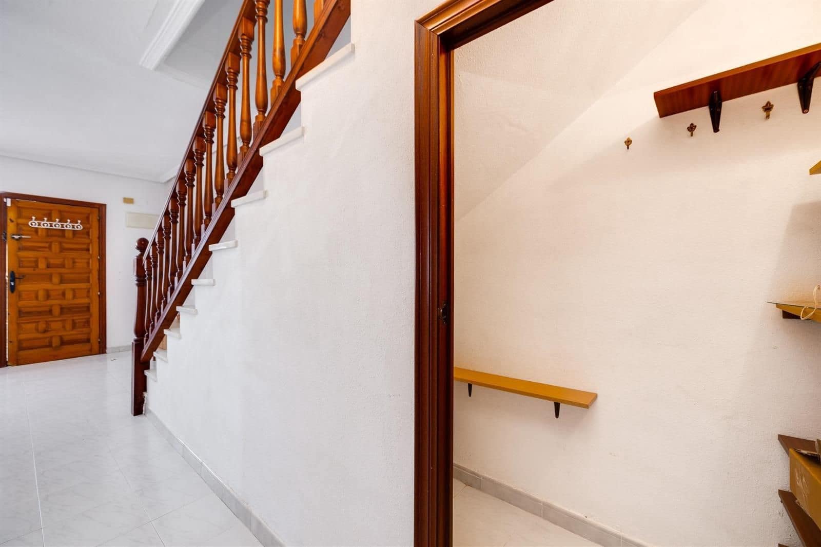 4 Zimmer Villa zu verkaufen in Torrevieja mit Garage - 197.000 € (Ref: 9693998)