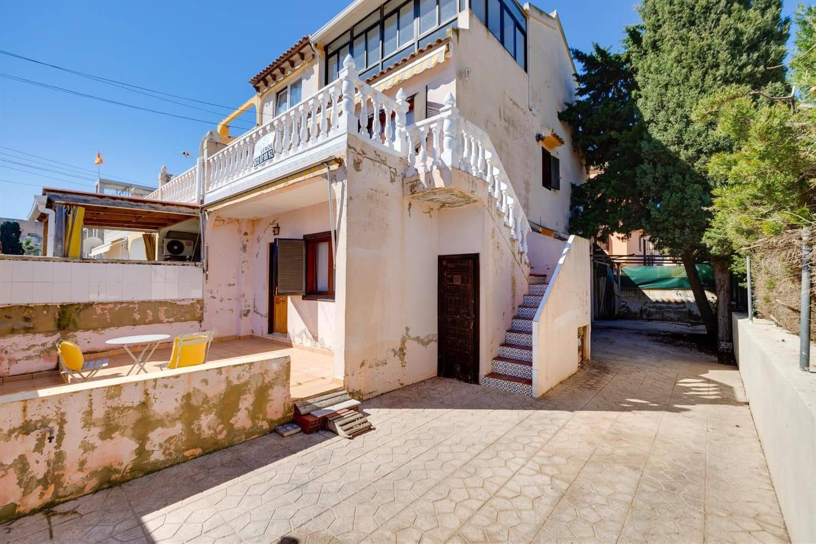 4 Zimmer Villa zu verkaufen in Torrevieja mit Garage - 197.000 € (Ref: 9693998)