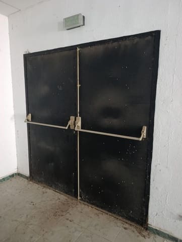 Erhverv til salg i Playa del Acequión, Torrevieja - € 100.000 (Ref: 9694524)