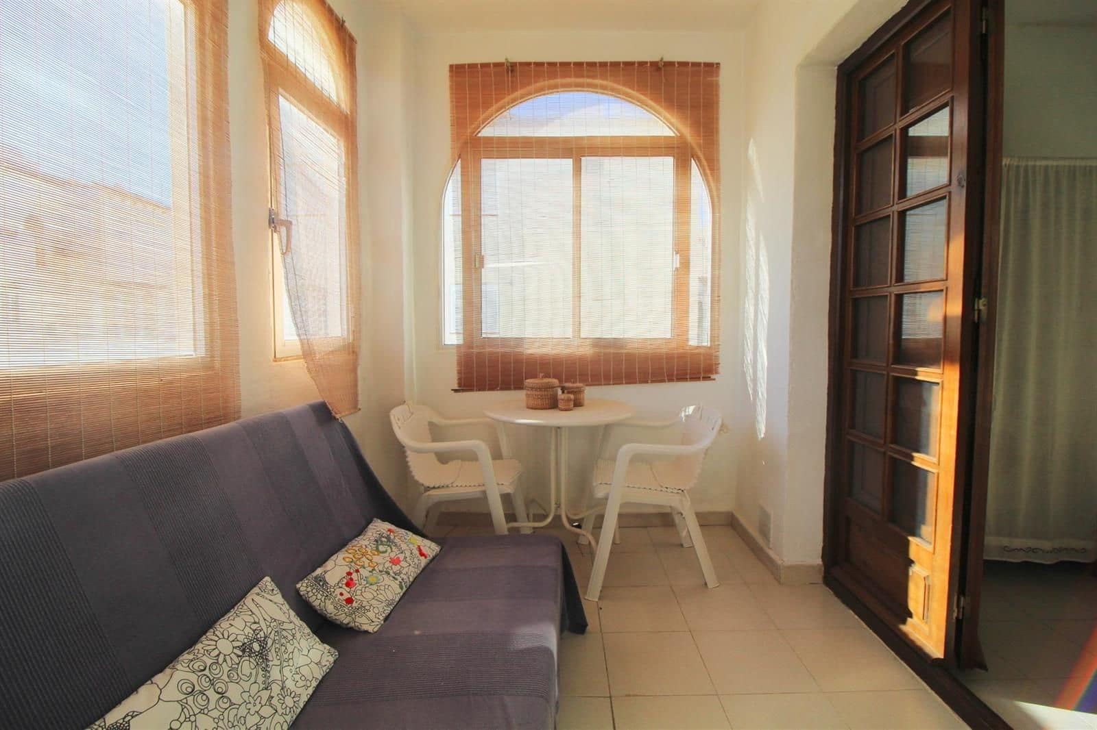 Flat for sale in Torrevieja with pool - € 98,000 (Ref: 9699308)