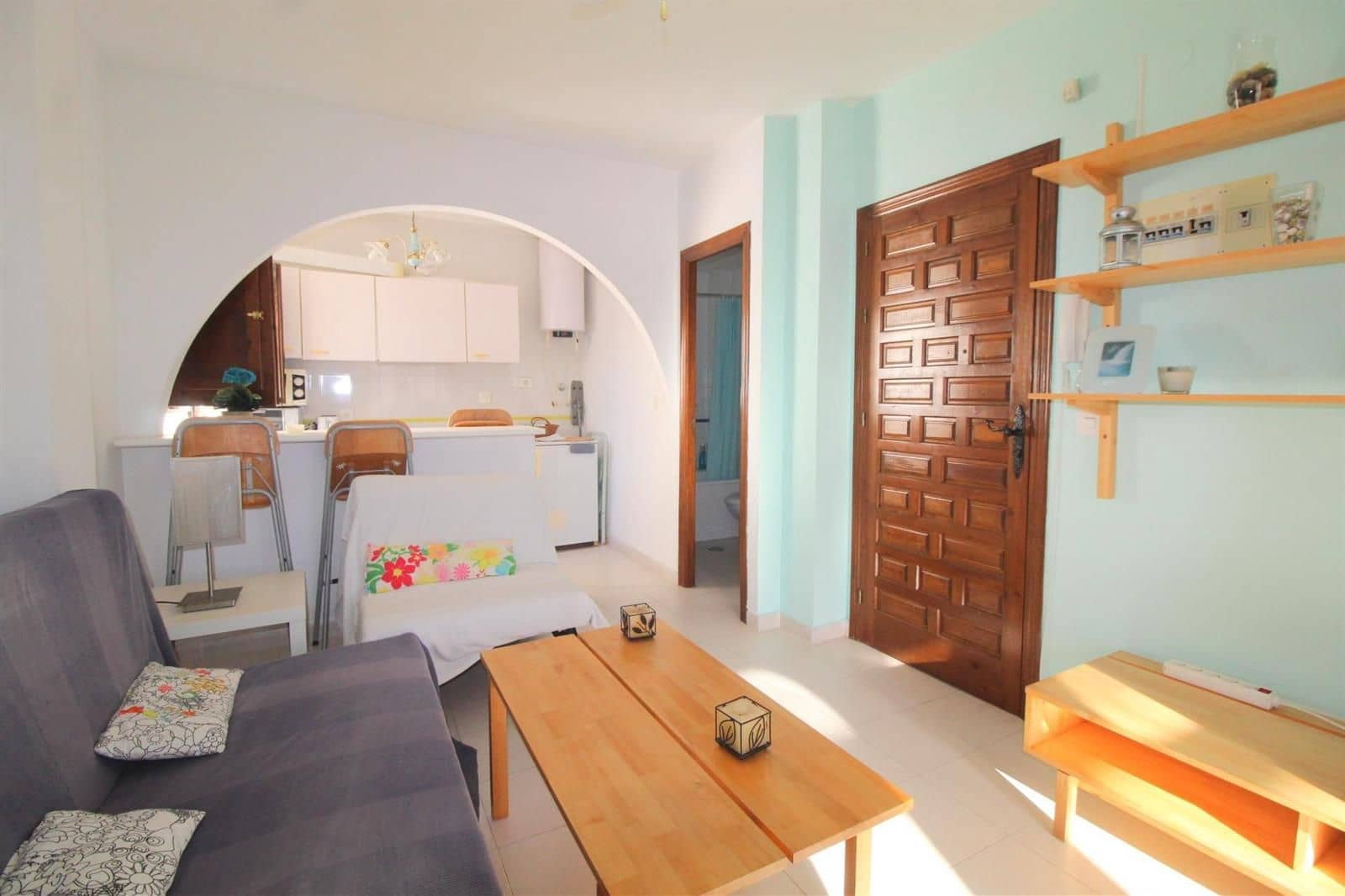 Flat for sale in Torrevieja with pool - € 98,000 (Ref: 9699308)