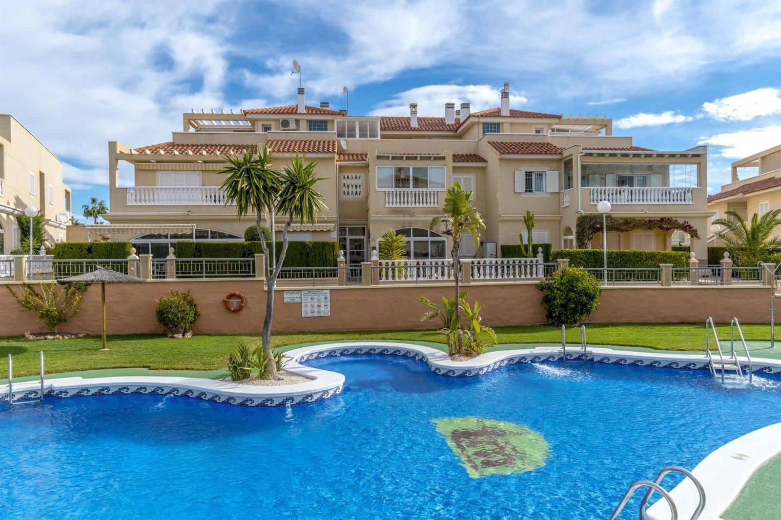 2 camera da letto Villa in vendita in Orihuela Costa con piscina - 215.000 € (Rif: 9699309)
