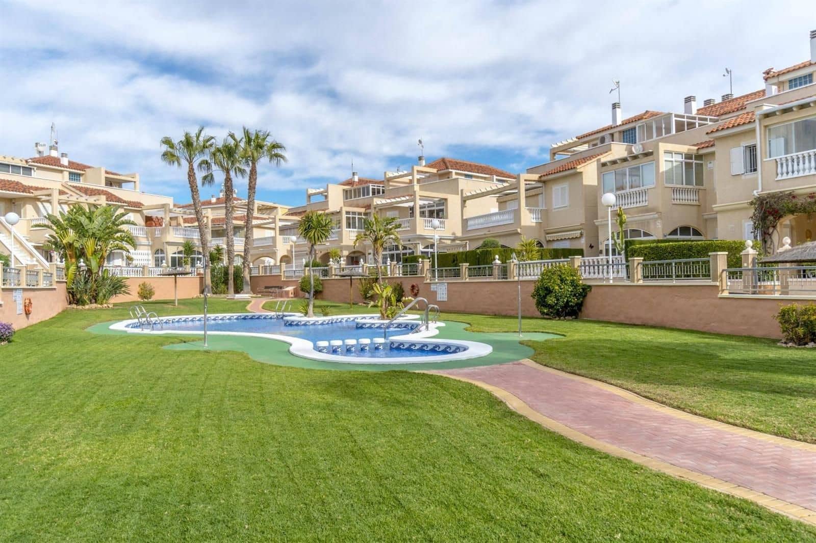 2 camera da letto Villa in vendita in Orihuela Costa con piscina - 215.000 € (Rif: 9699309)