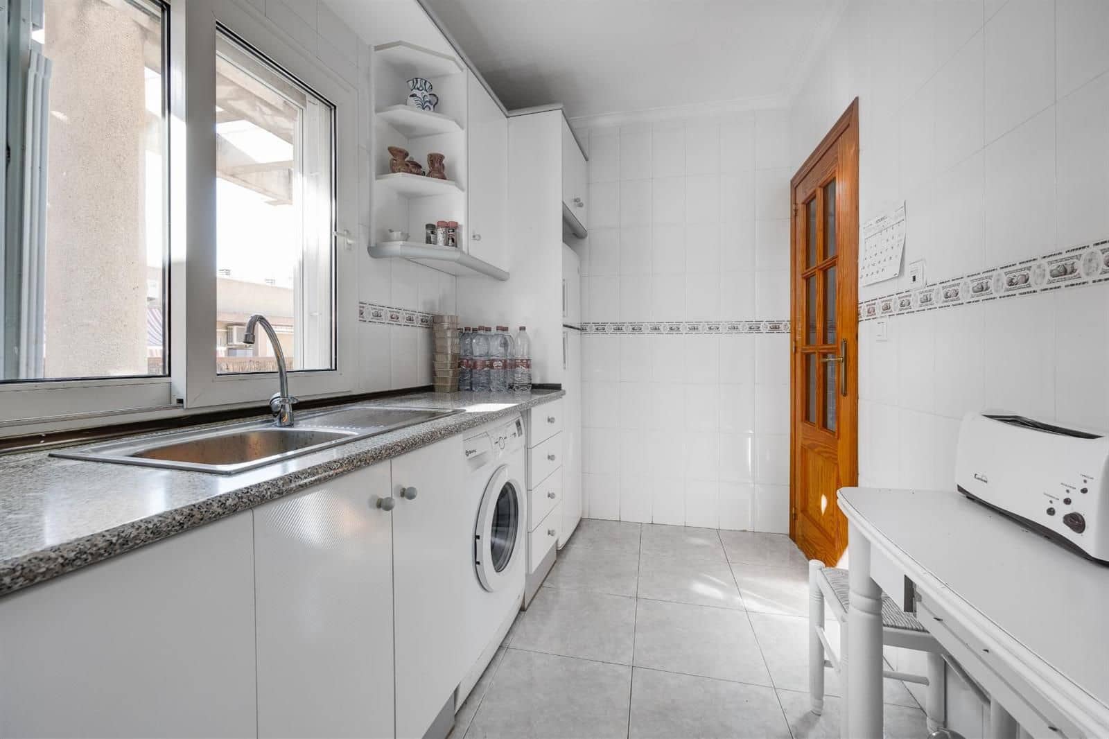 Piso de 2 habitaciones en Torrevieja en venta - 154.900 € (Ref: 9720778)