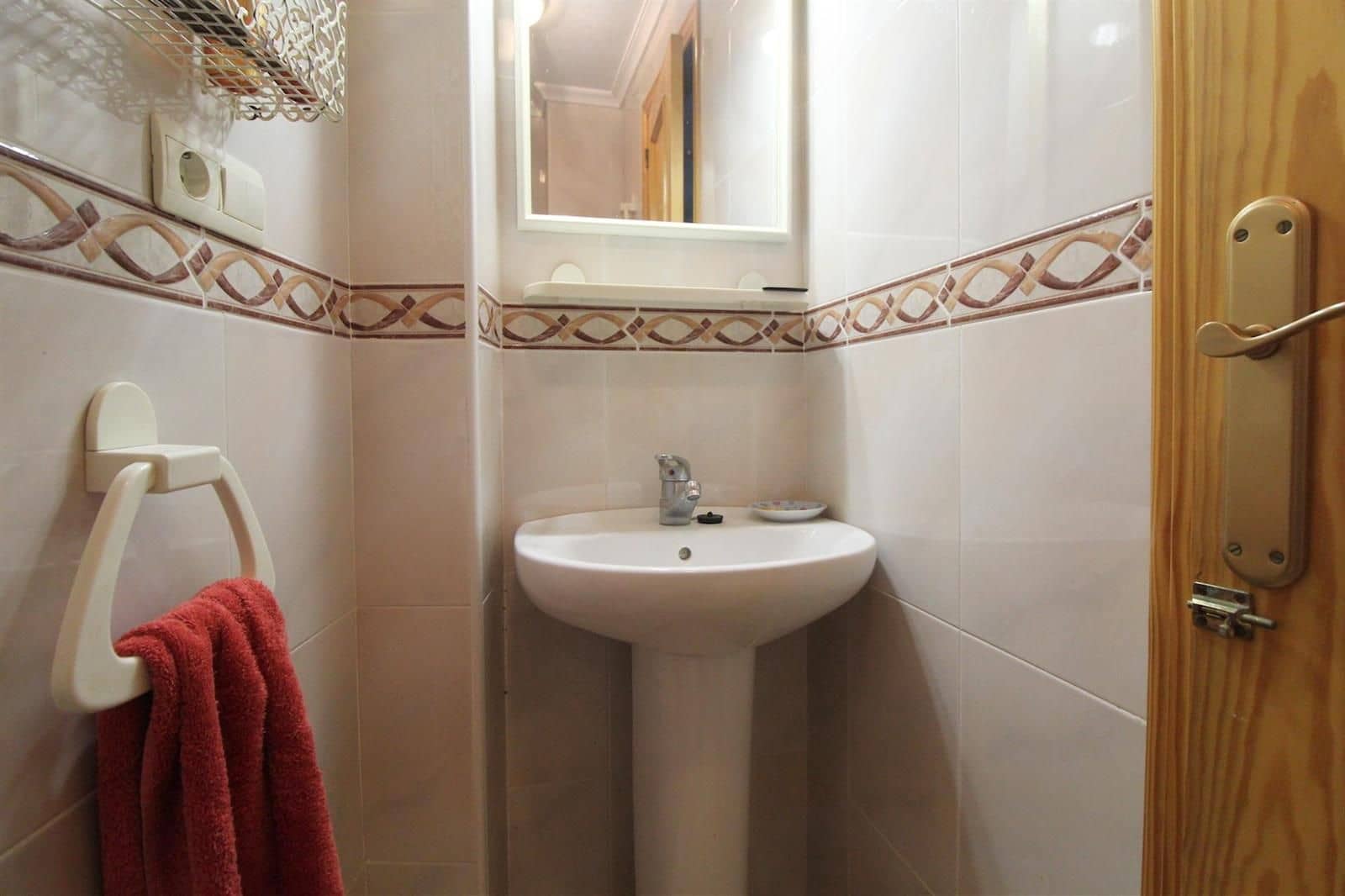 2 bedroom Flat for sale in Torrevieja with garage - € 155,000 (Ref: 9723576)