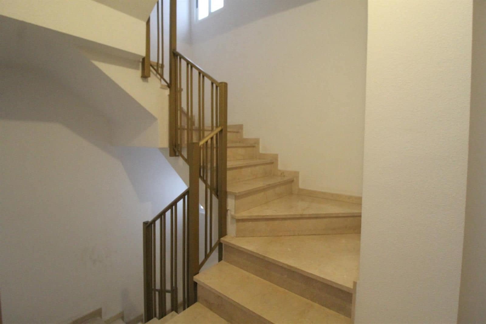 2 bedroom Flat for sale in Torrevieja with garage - € 155,000 (Ref: 9723576)