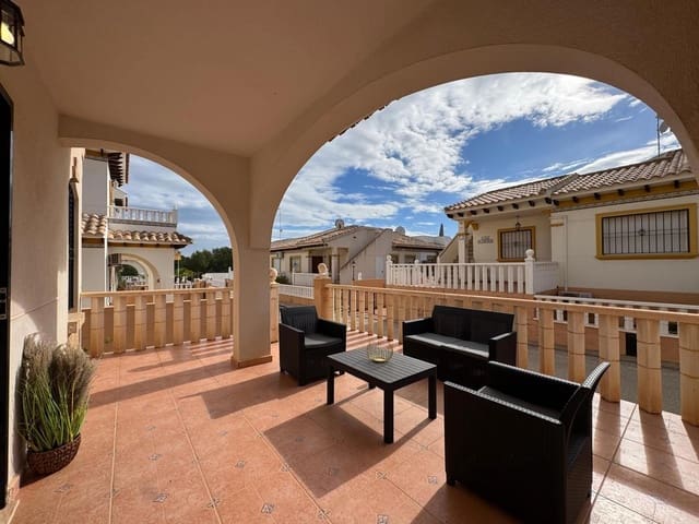 Chalet de 2 habitaciones en Lomas de Cabo Roig - Los Dolses, Orihuela en venta con piscina - 229.900 € (Ref: 9726894)