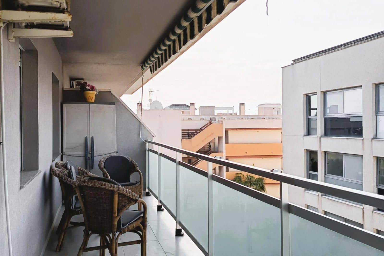 2 makuuhuone Kattohuoneisto myytävänä paikassa Cabo Roig mukana uima-altaan 
autotalli - 219 000 € (Ref: 9726895)