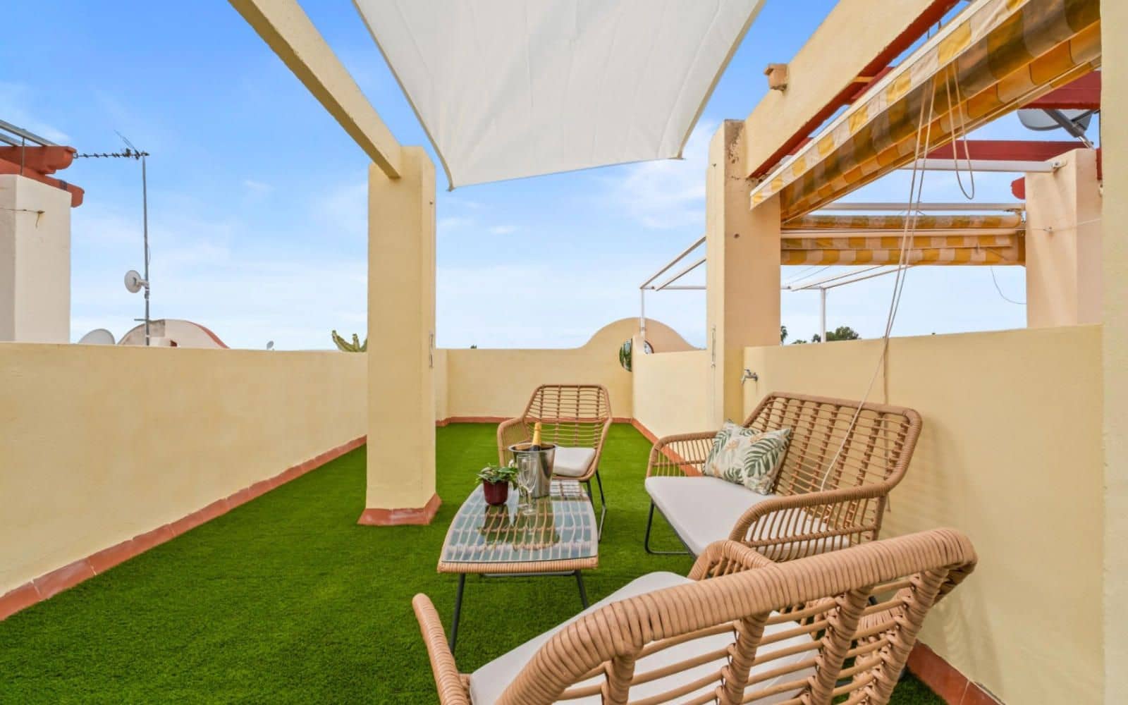 2 chambre Maison de Ville à vendre à La Florida avec piscine - 205 000 € (Ref: 9726896)