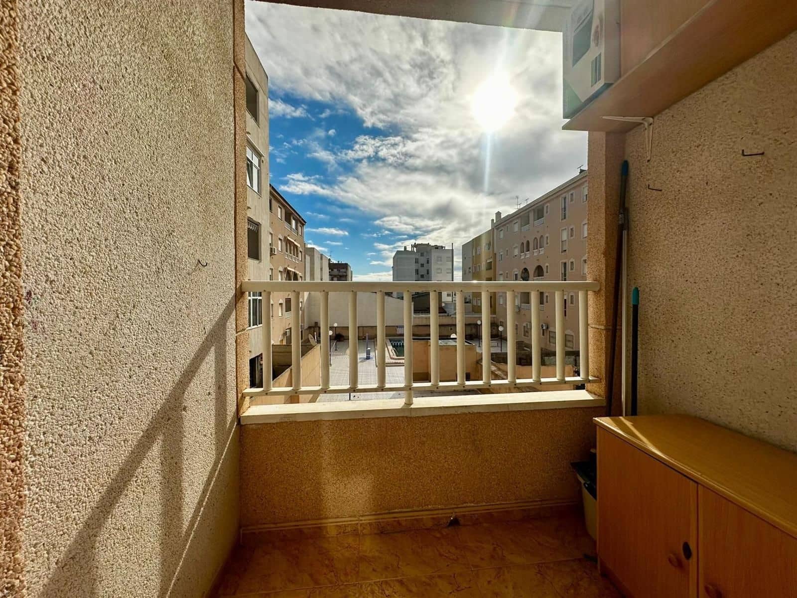 Appartement à vendre à Torrevieja avec piscine - 85 900 € (Ref: 9730529)