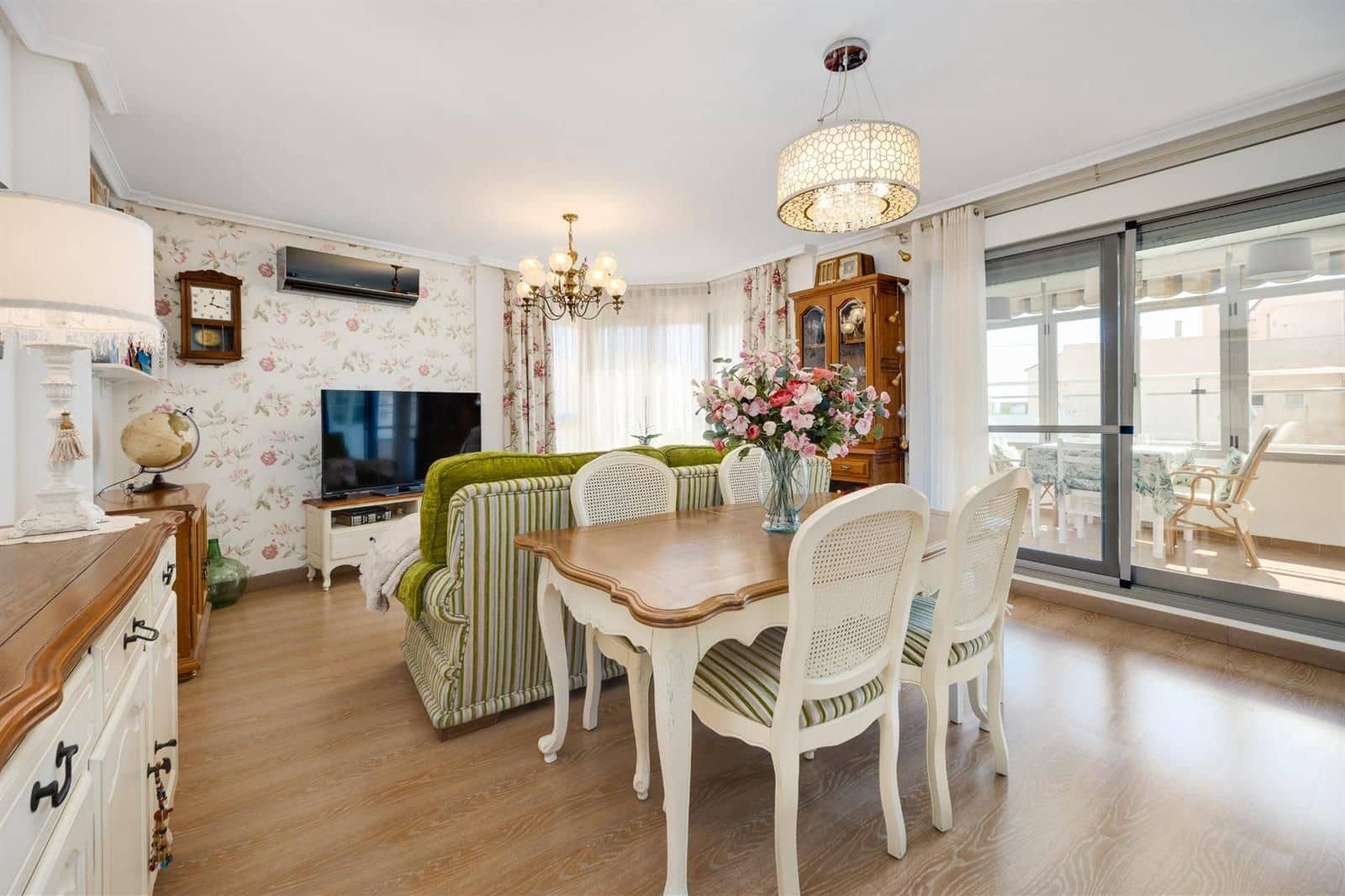 2 sovrum Takvåning till salu i Torrevieja - 215 000 € (Ref: 9737233)