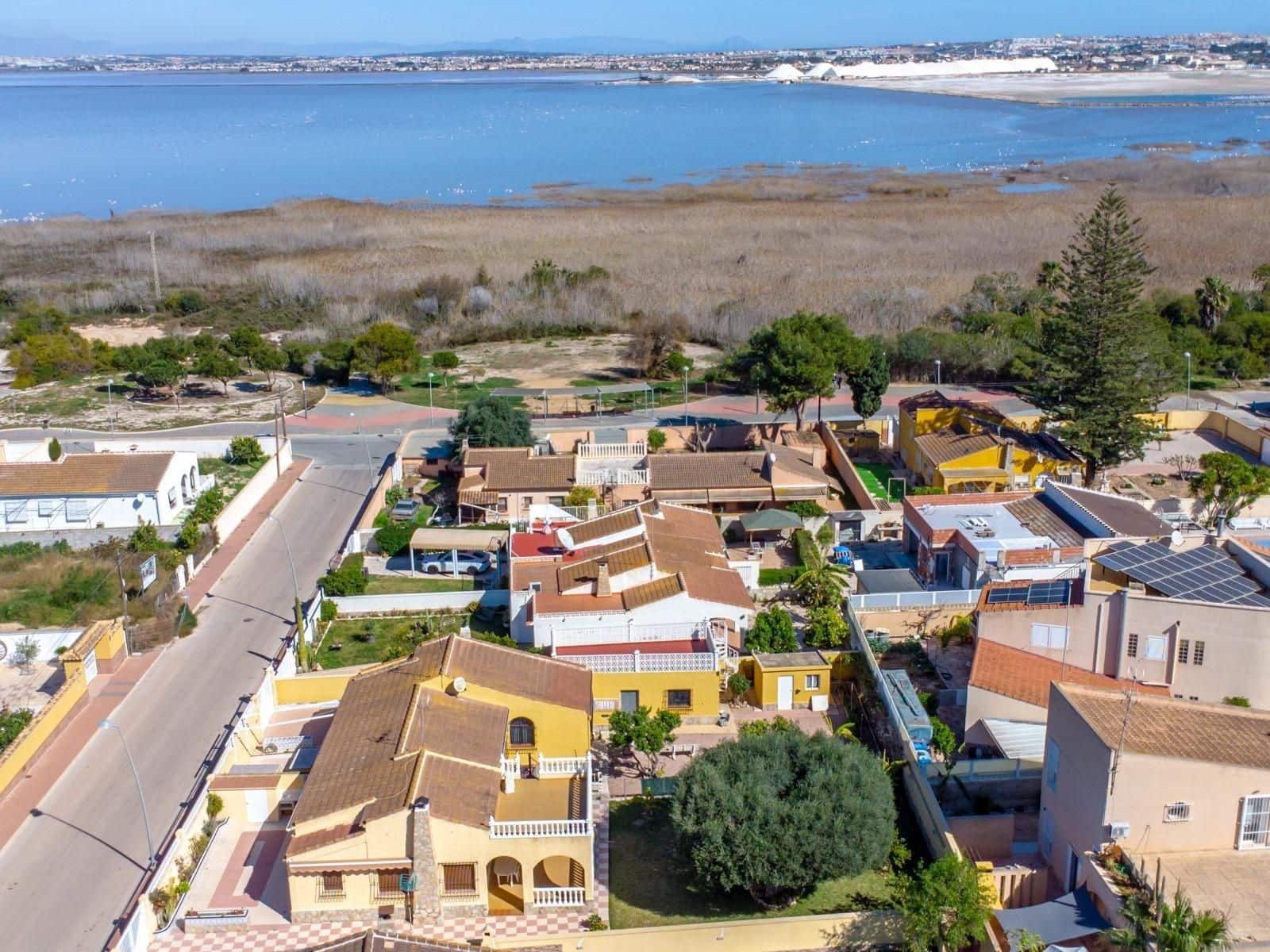 5 soverom Villa til salgs i Torrevieja med garasje - € 519 000 (Ref: 9737235)