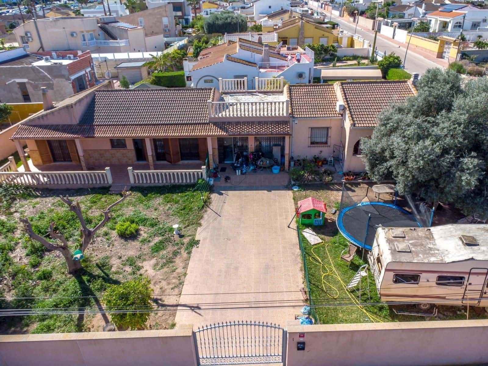 5 soverom Villa til salgs i Torrevieja med garasje - € 519 000 (Ref: 9737235)