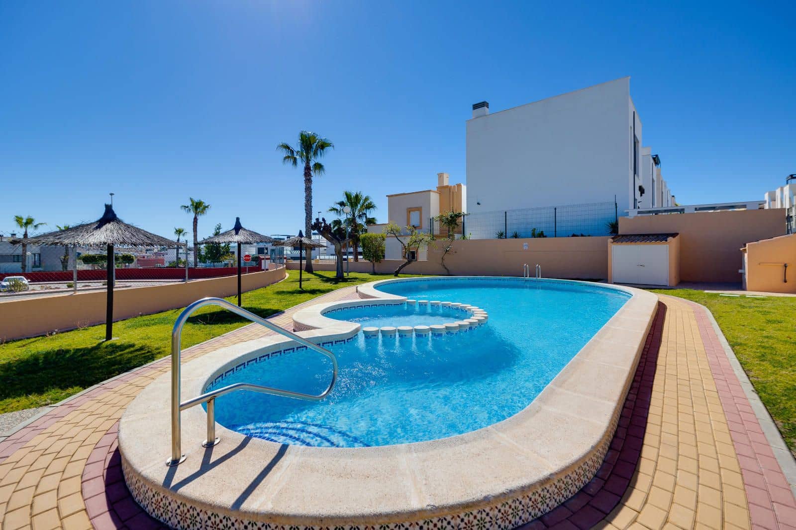 3 bedroom Villa for sale in Los Altos with pool - € 184,969 (Ref: 9740233)