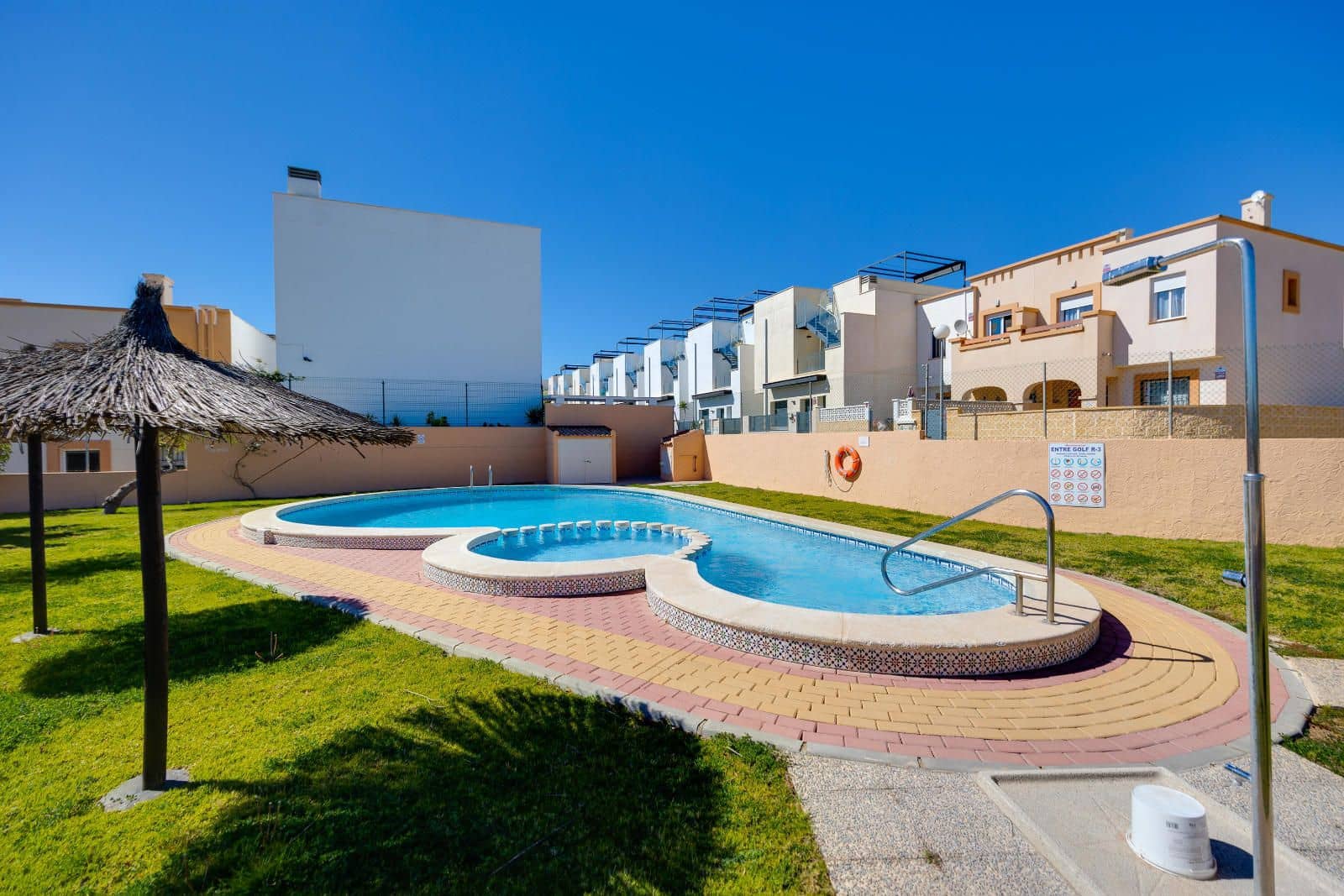 3 bedroom Villa for sale in Los Altos with pool - € 184,969 (Ref: 9740233)