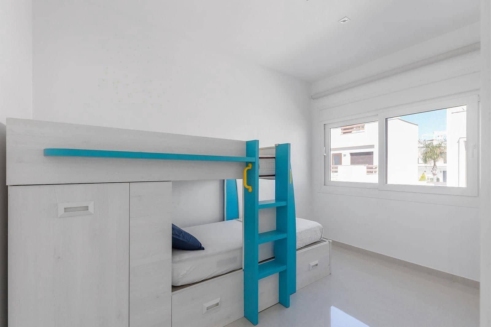 3 slaapkamer Villa te koop in Pueblo Bravo met zwembad - € 470.000 (Ref: 9748259)