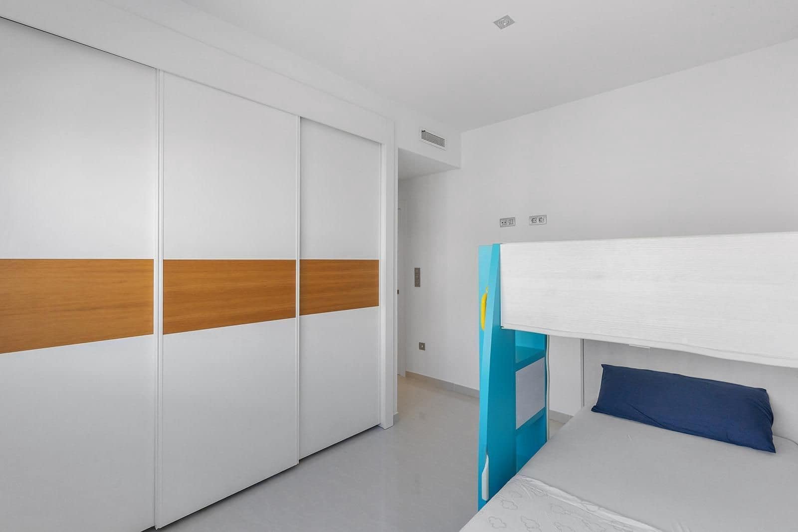 3 slaapkamer Villa te koop in Pueblo Bravo met zwembad - € 470.000 (Ref: 9748259)