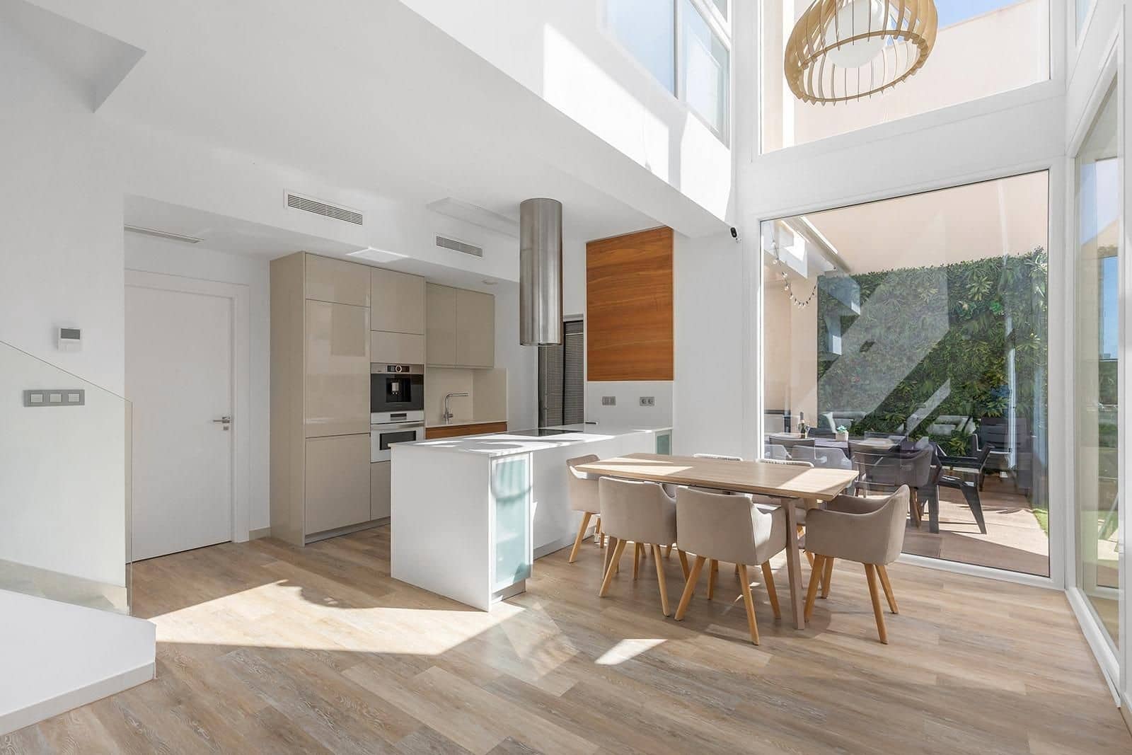 3 slaapkamer Villa te koop in Pueblo Bravo met zwembad - € 470.000 (Ref: 9748259)