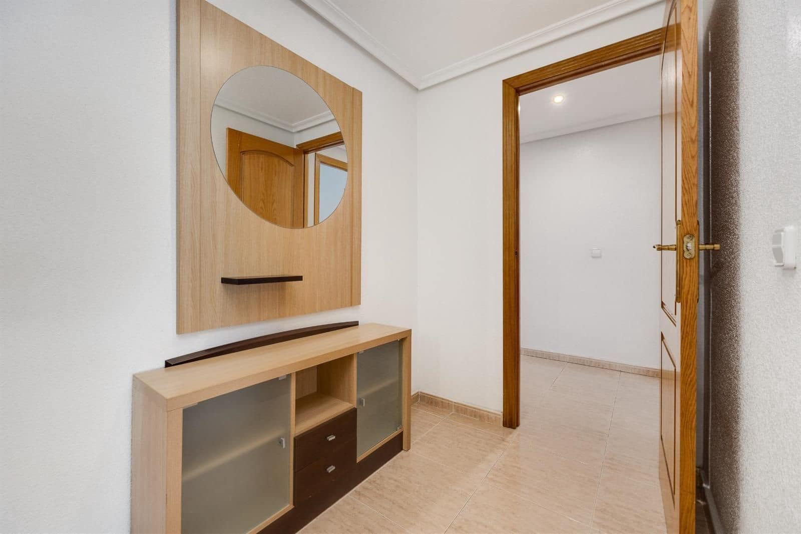 3 bedroom Flat for sale in Torrevieja with garage - € 199,900 (Ref: 9748261)