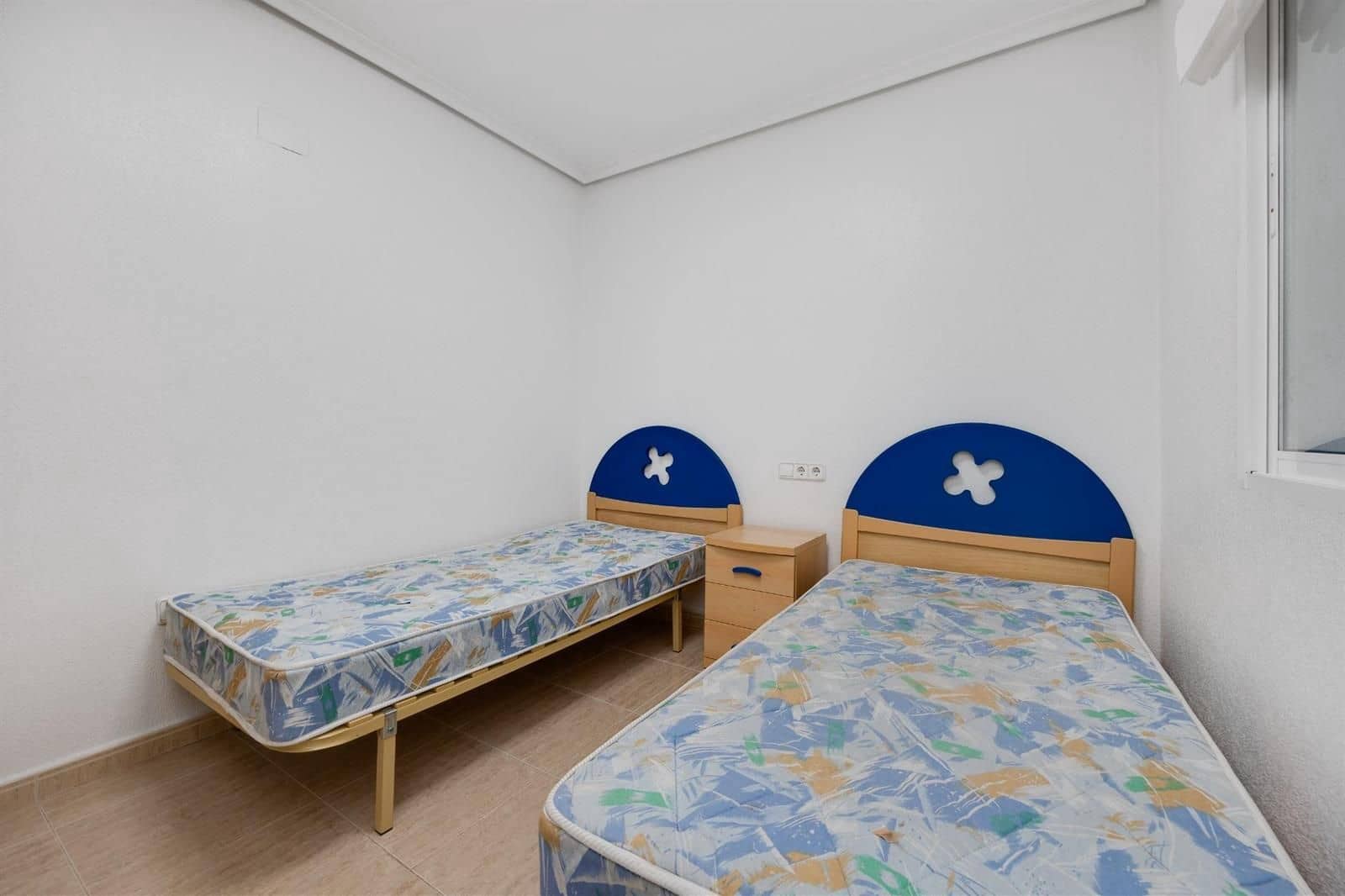 3 bedroom Flat for sale in Torrevieja with garage - € 199,900 (Ref: 9748261)