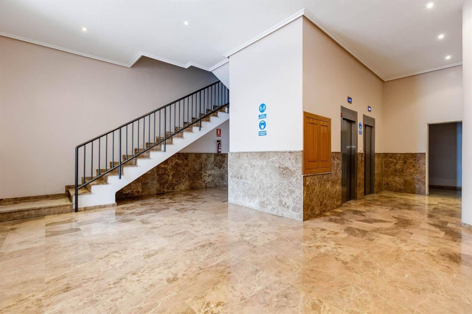 3 bedroom Flat for sale in Torrevieja with garage - € 199,900 (Ref: 9748261)