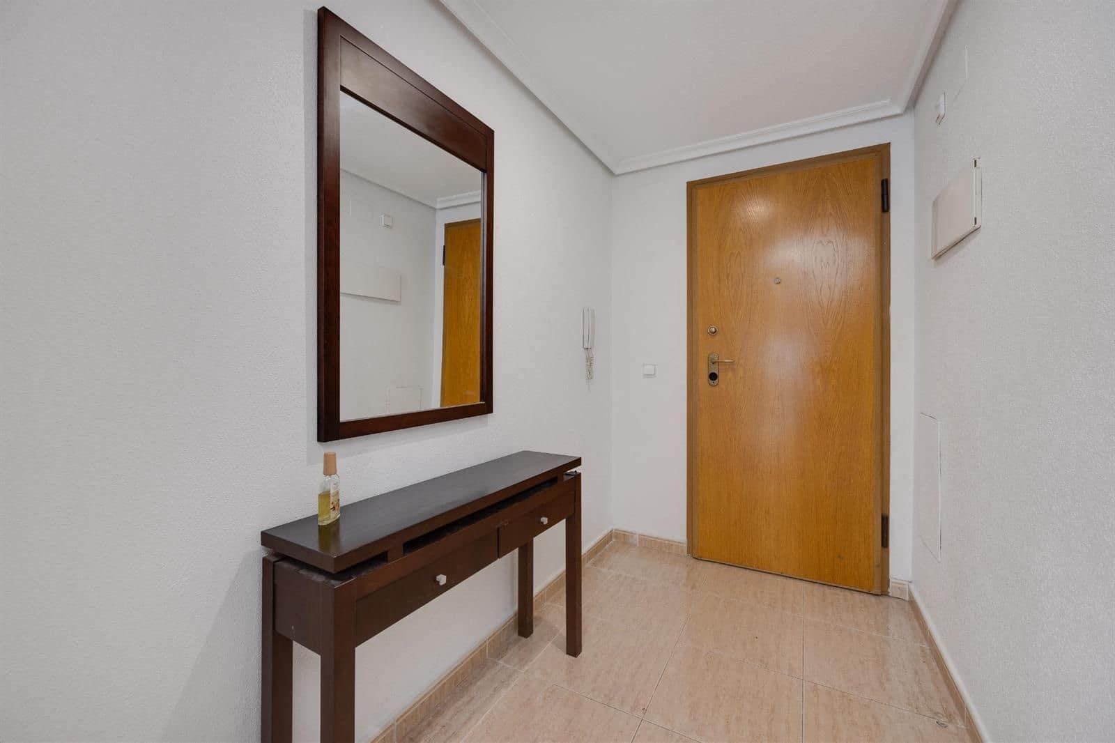 3 bedroom Flat for sale in Torrevieja with garage - € 199,900 (Ref: 9748261)