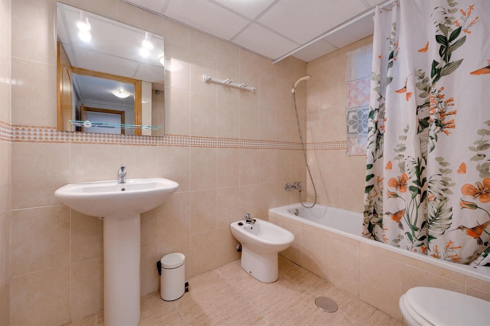 3 bedroom Flat for sale in Torrevieja with garage - € 199,900 (Ref: 9748261)