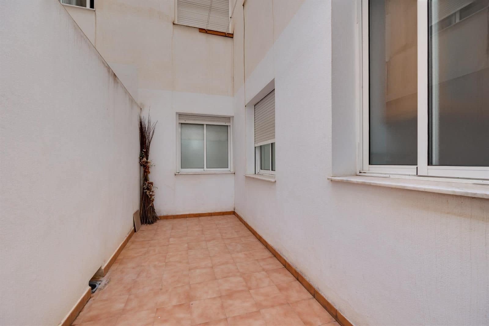 3 bedroom Flat for sale in Torrevieja with garage - € 199,900 (Ref: 9748261)