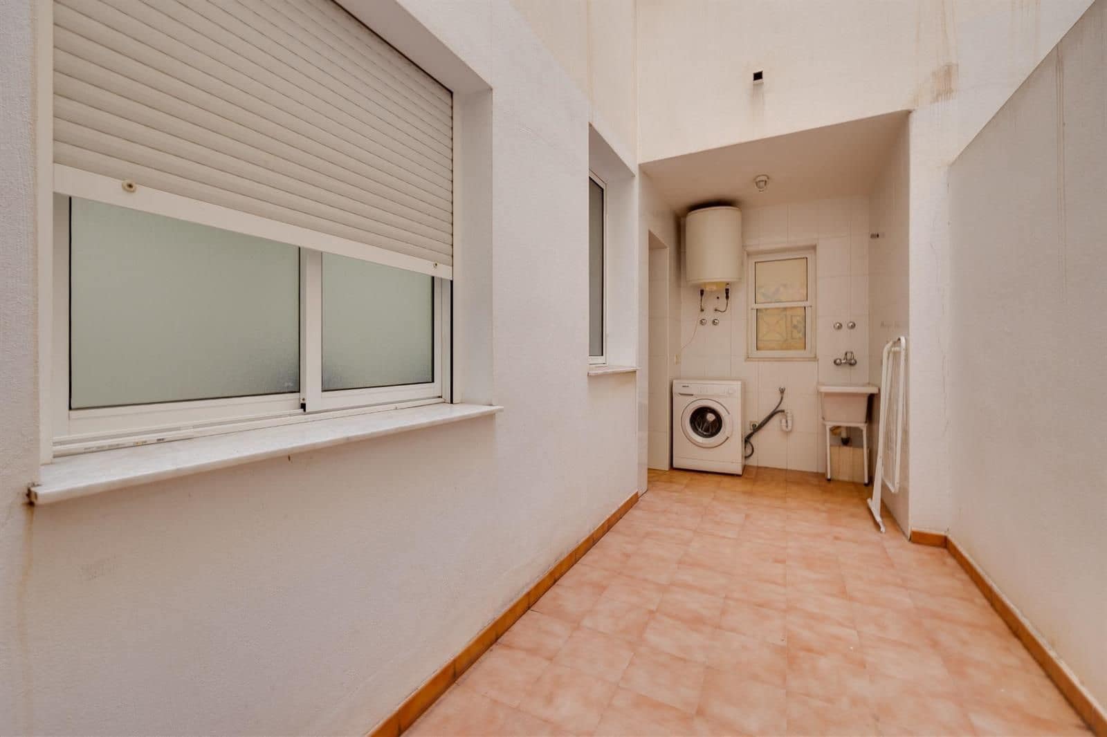 3 bedroom Flat for sale in Torrevieja with garage - € 199,900 (Ref: 9748261)
