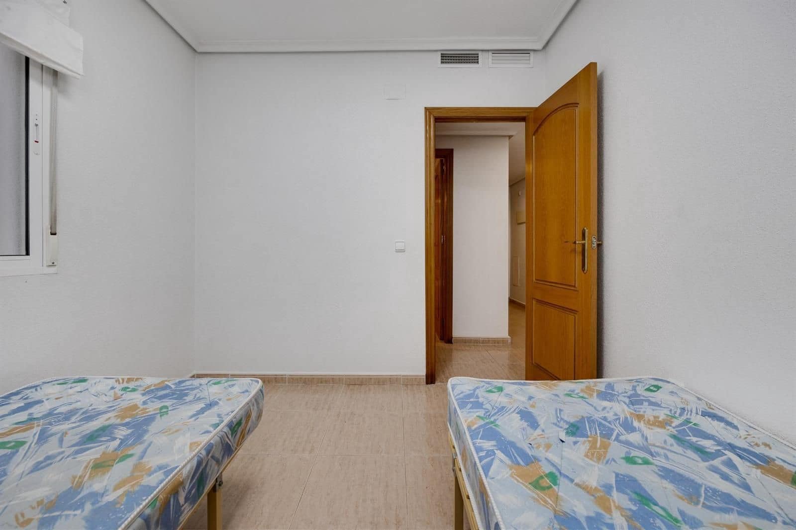 3 bedroom Flat for sale in Torrevieja with garage - € 199,900 (Ref: 9748261)