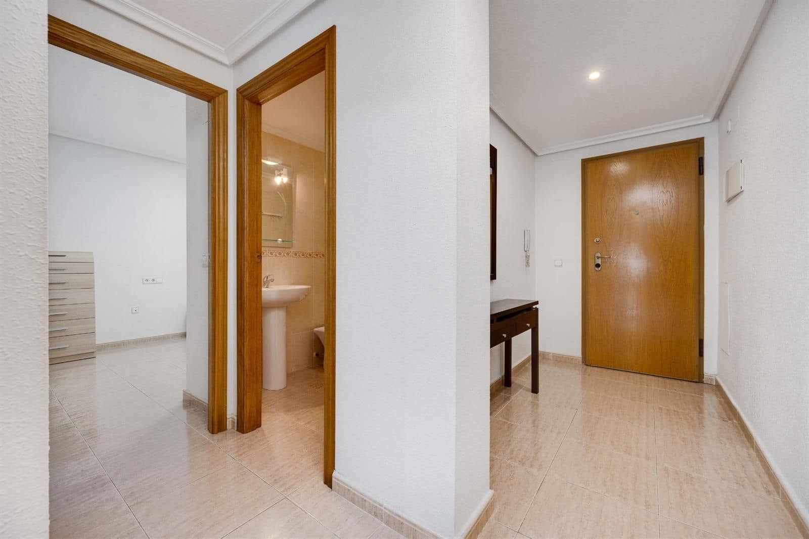 3 bedroom Flat for sale in Torrevieja with garage - € 199,900 (Ref: 9748261)