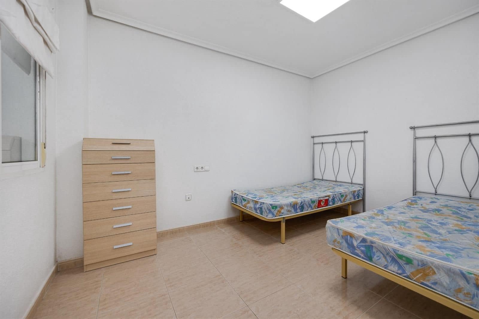 3 bedroom Flat for sale in Torrevieja with garage - € 199,900 (Ref: 9748261)