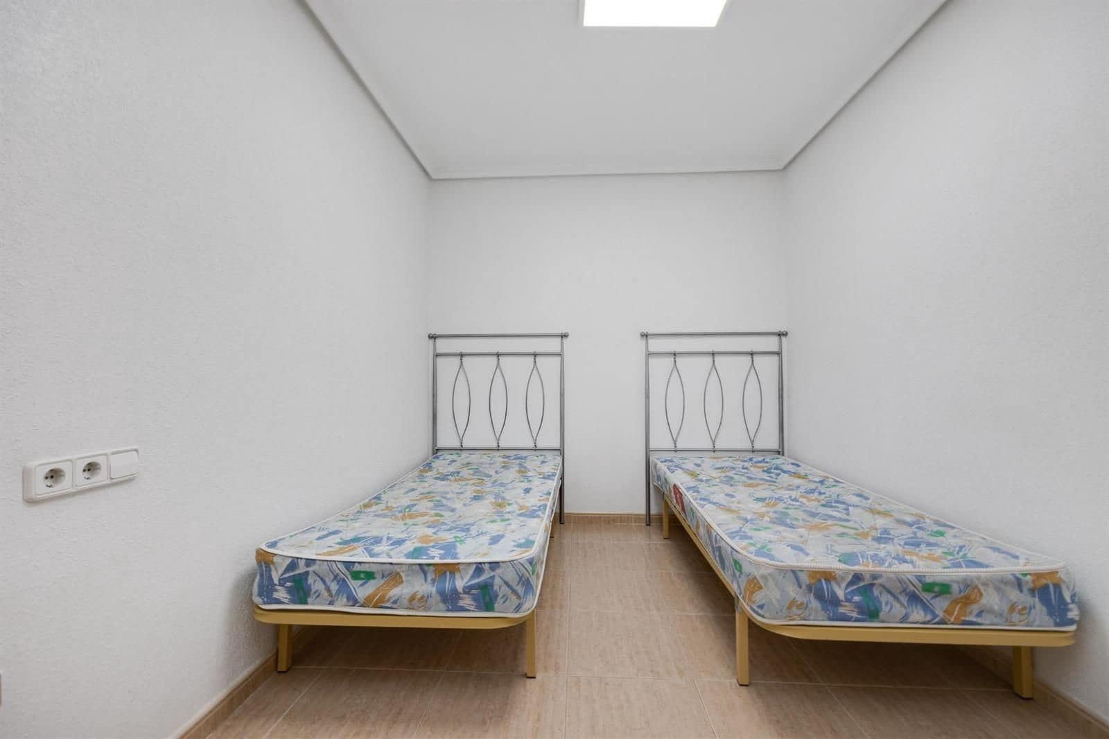 3 bedroom Flat for sale in Torrevieja with garage - € 199,900 (Ref: 9748261)