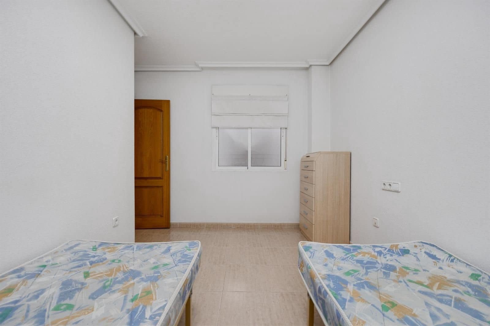 3 bedroom Flat for sale in Torrevieja with garage - € 199,900 (Ref: 9748261)