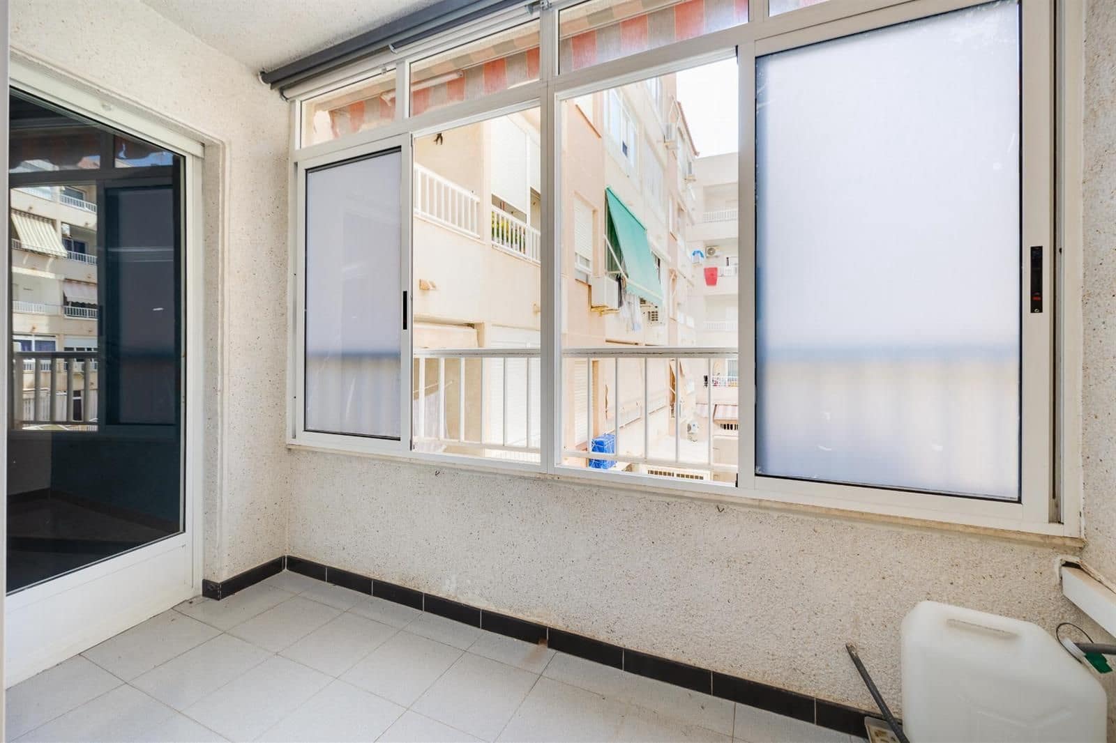 1 slaapkamer Flat te koop in Torrevieja met zwembad - € 99.990 (Ref: 9771788)