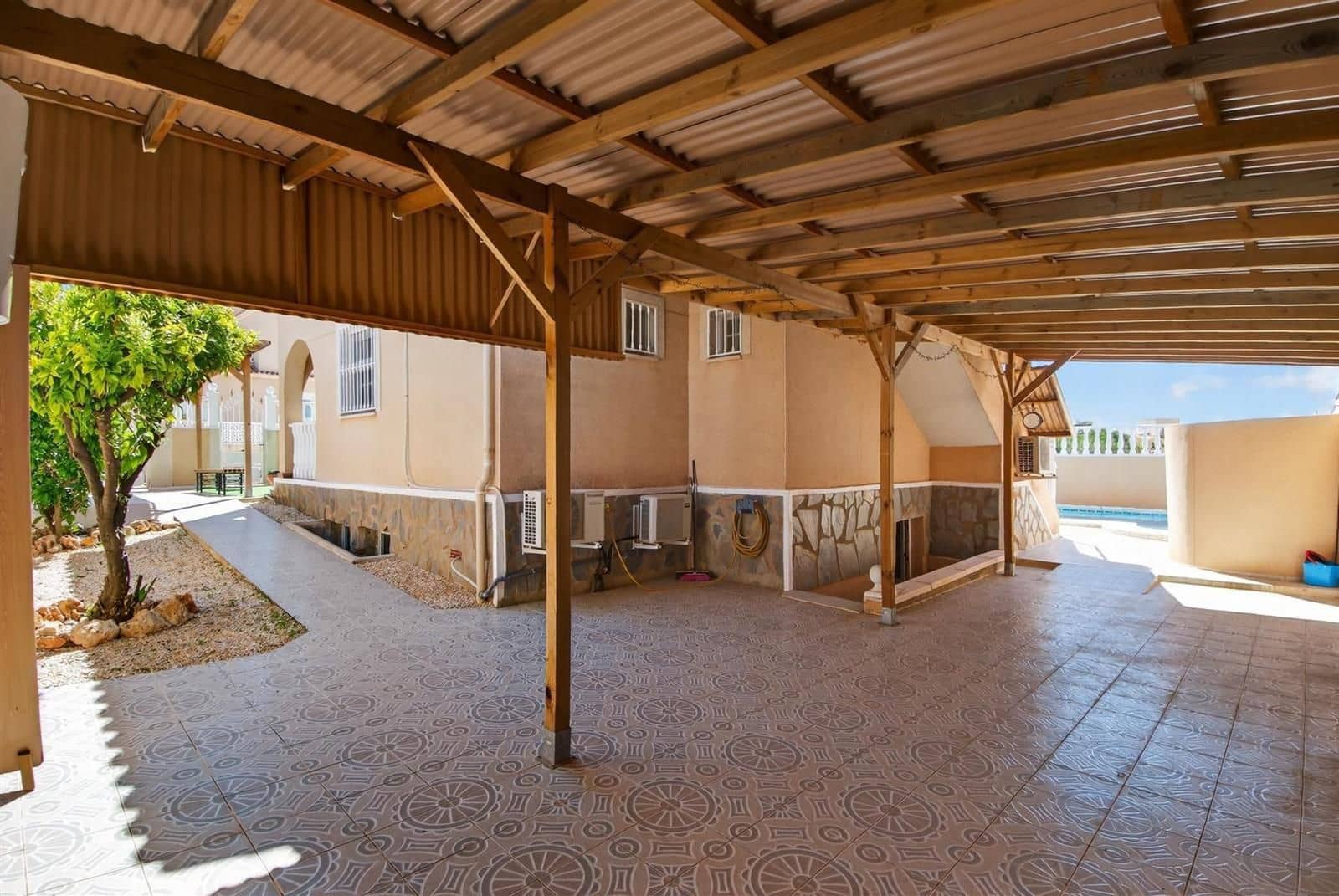 3 bedroom Villa for sale in Benijofar with pool garage - € 329,000 (Ref: 9776834)