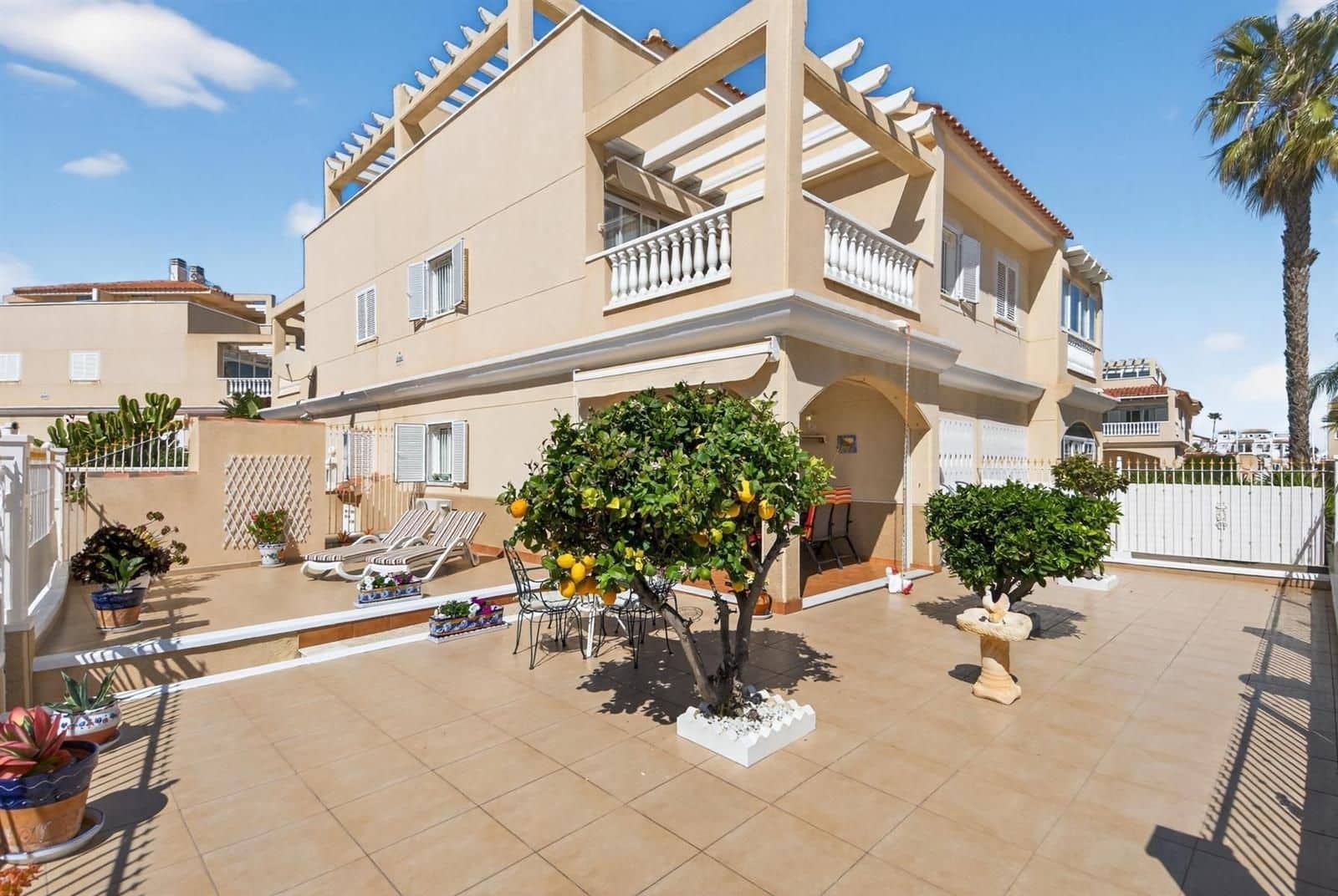 3 bedroom Townhouse for sale in Orihuela Costa with pool garage - € 309,000 (Ref: 9776835)